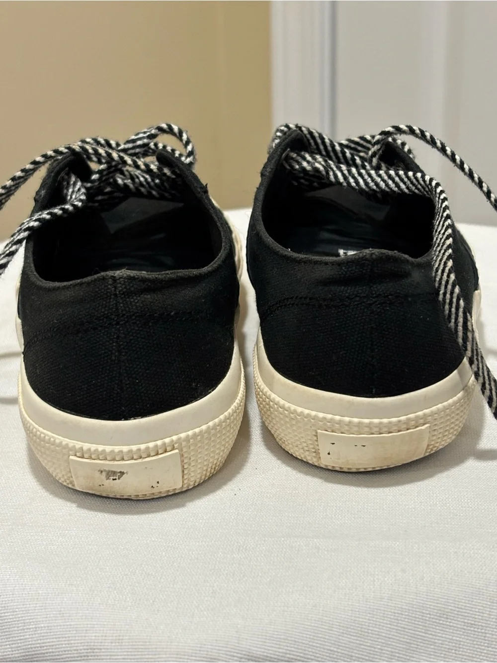 Chaps Black Canvas Lace-Up Sneakers | Women’s Size 6